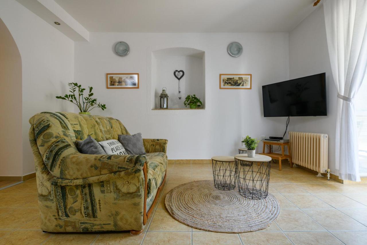 Apartman Aleksandra Pula Zewnętrze zdjęcie